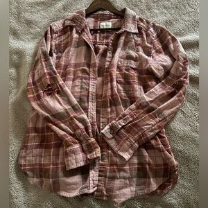 American Eagle pink distressed flannel in size S